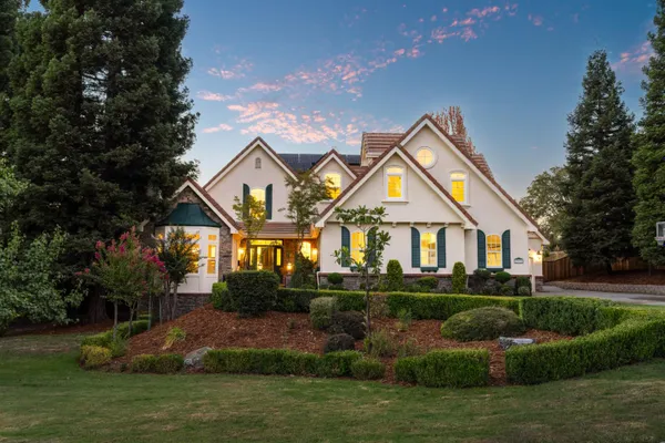 2393 HIGHLAND HILLS DR