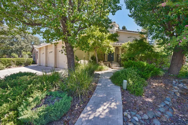 6901 FALLSBROOK CT