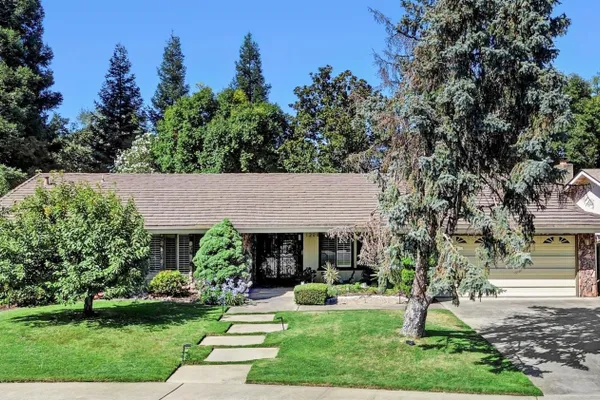1208 LANTERN CT