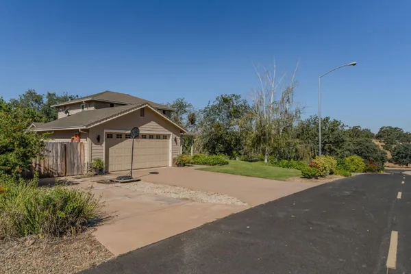 32 TURNSTONE CT