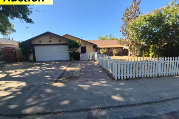 3209 HARLAN WAY