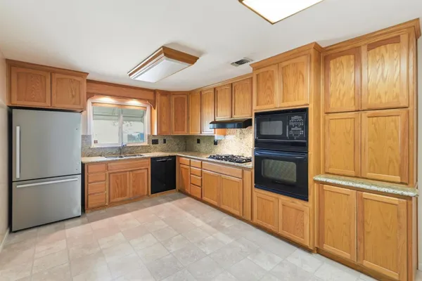 3020 SWANSEA WAY