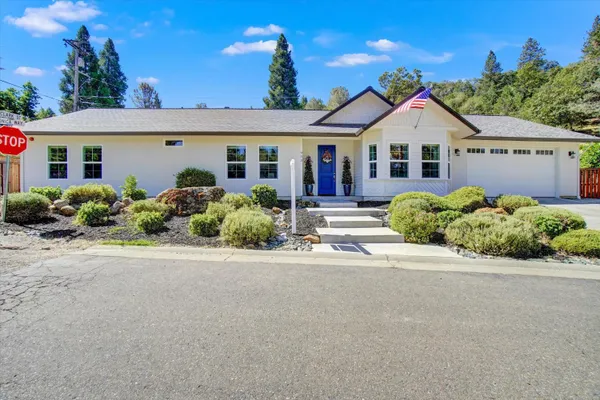 933 MONICA WAY