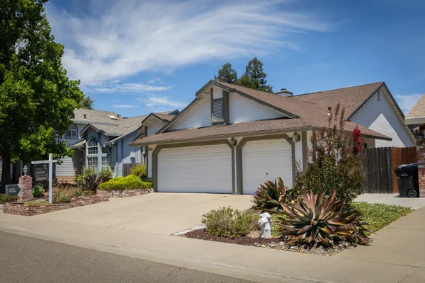 8809 BRIDALSMITH DR