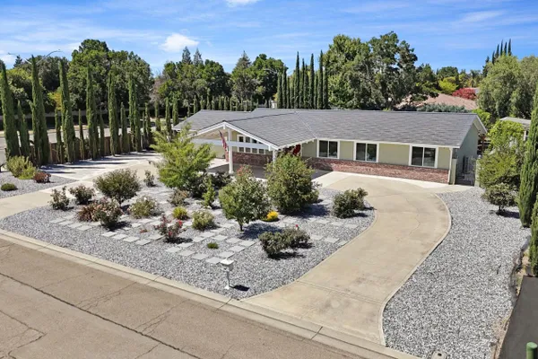 575 BUENA TIERRA DR