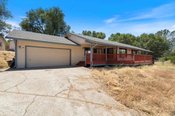 19617 VICTORIA DR