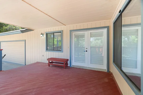 19617 VICTORIA DR