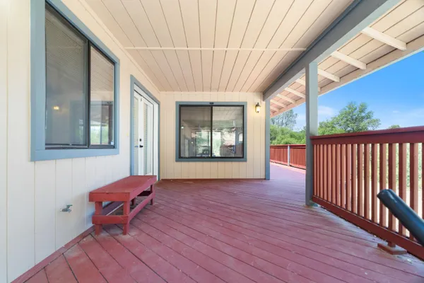 19617 VICTORIA DR