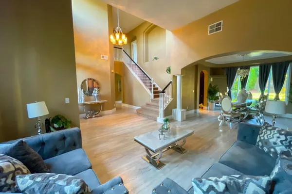 348 AINSDALE CT