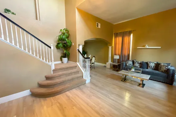 348 AINSDALE CT