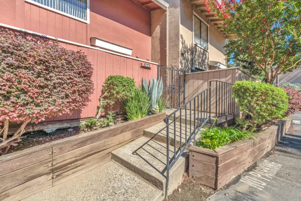 6640 EMBARCADERO DR 80