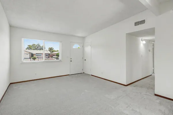 3808 MOONBEAM DR