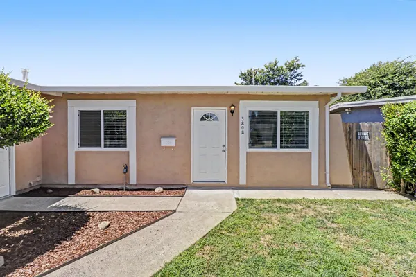 3808 MOONBEAM DR