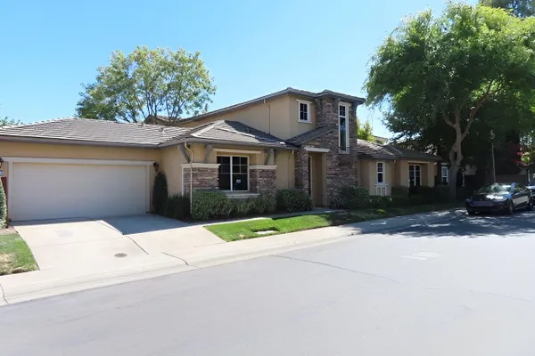 2122 STERLING DR 52