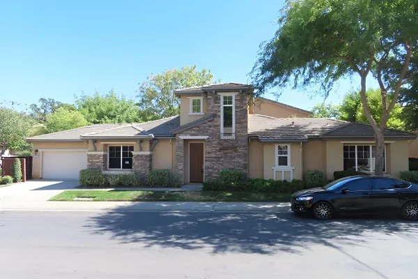 2122 STERLING DR 52