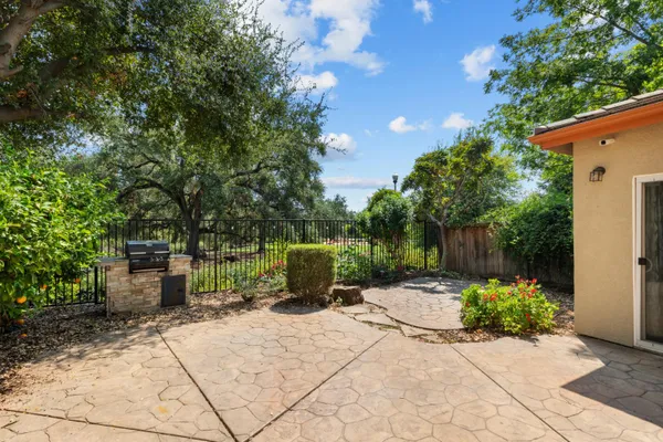 3422 KENSINGTON CT