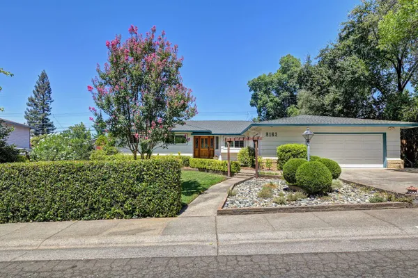 8163 WOODLEAF DR