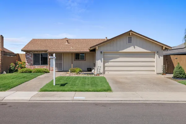 14901 PUEBLO DR