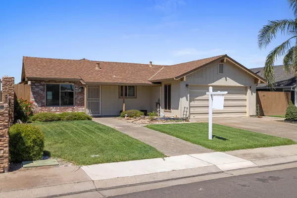 14901 PUEBLO DR