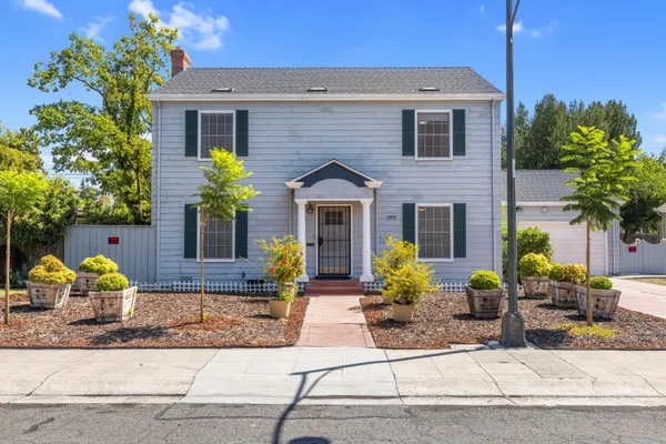 2716 BONNIE LN