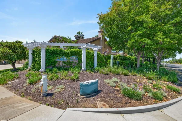 8406 ALAMEDA PARK DR