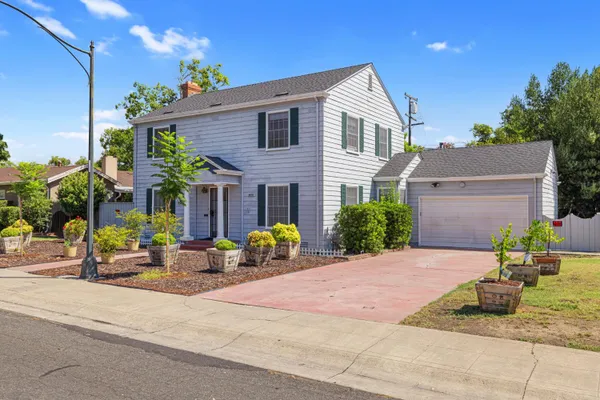 2716 BONNIE LN