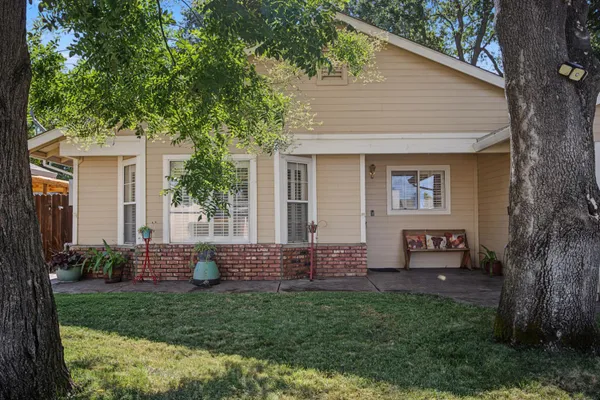 182 STONYBROOK DR