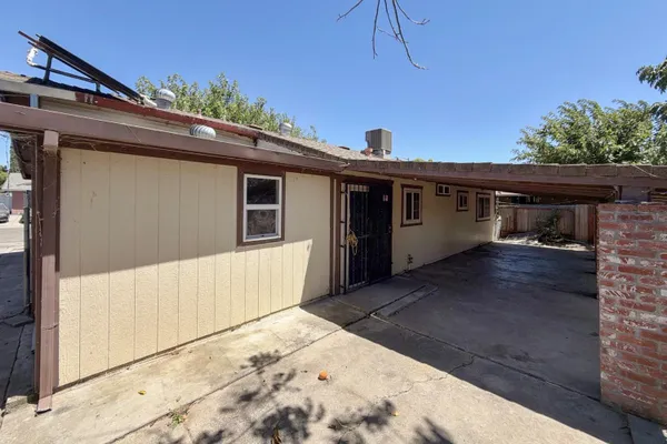 1018 TUDOR ST