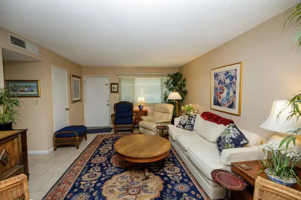 215 FLOYD AVE 35