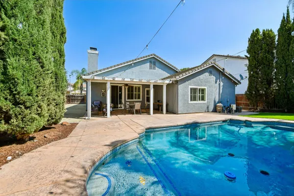 9656 HOLLY GLEN WAY