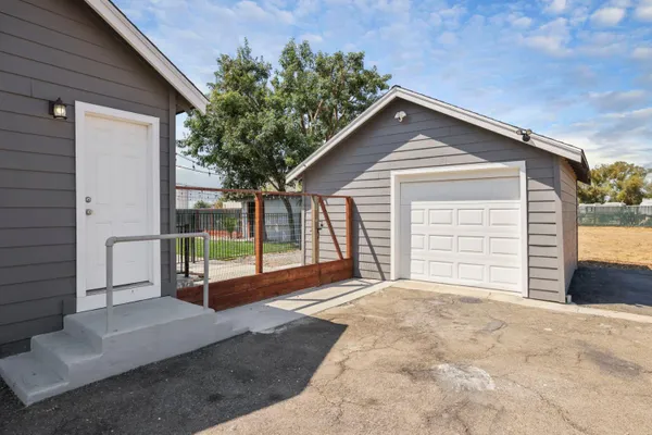 5469 W GRANT LINE RD
