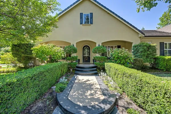 9013 CEDAR RIDGE DR