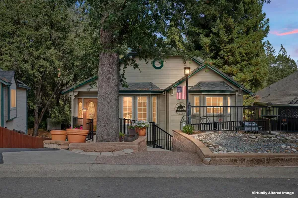 1344 VILLAGE LN