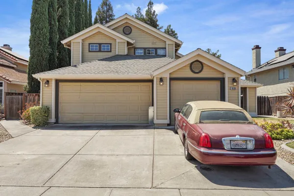 1530 LOCUST DR
