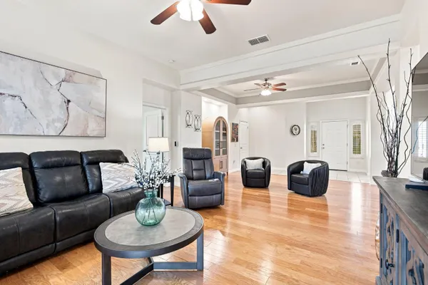 710 DIAMOND GLEN CIR