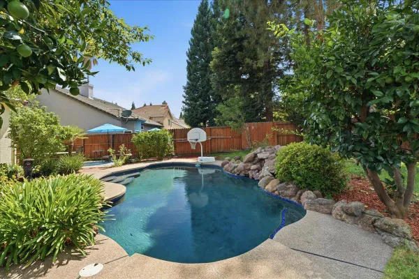 306 TURN PIKE DR