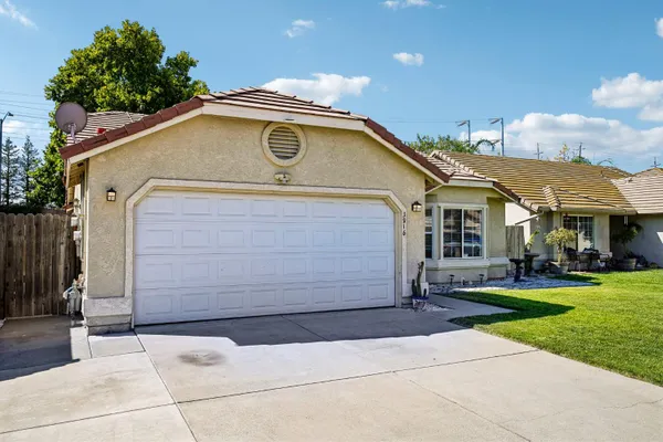 3916 EL PORTAL PL