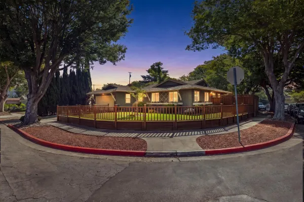 2432 RINCONADA DR