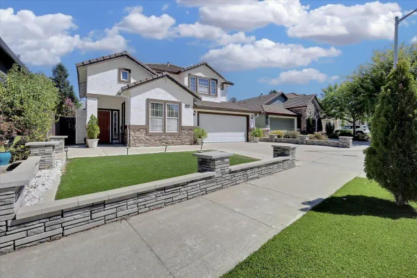 233 MORGAN WAY