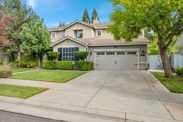 1121 TREHOWELL DR