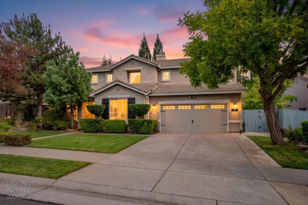 1121 TREHOWELL DR