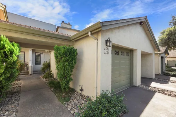 1611 PORTER WAY