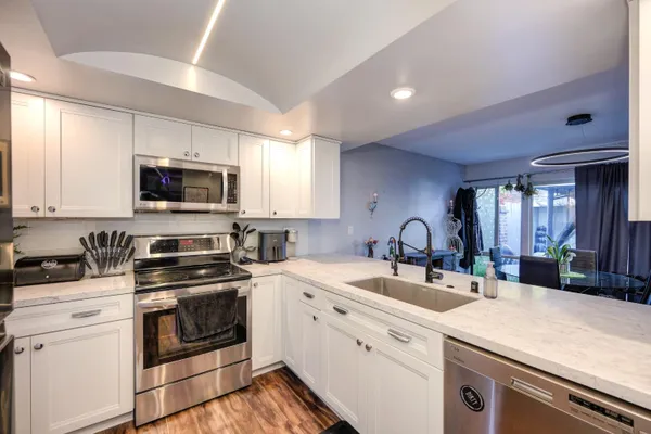 7909 ROCKY POINT CT