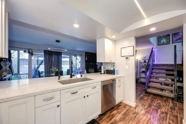 7909 ROCKY POINT CT