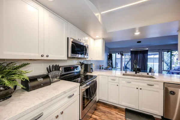 7909 ROCKY POINT CT