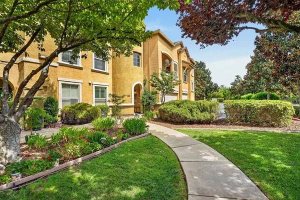 5350 DUNLAY DR 3114