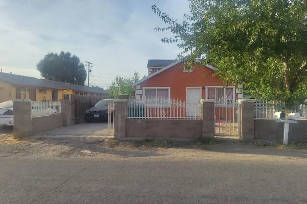 2241 E VINE ST