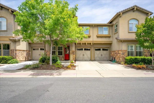7247 ORCHARD CIR