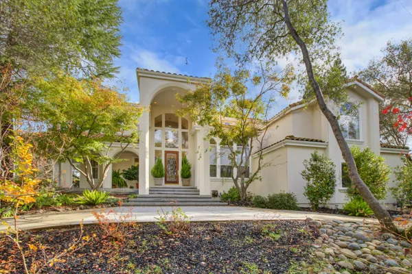 5585 E SAINT FRANCIS CIR E