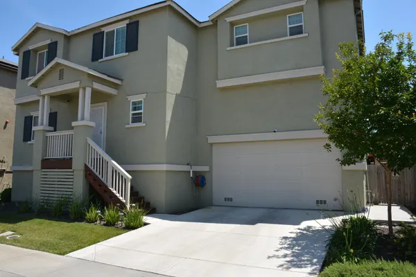 1418 BATTLEMENT DR
